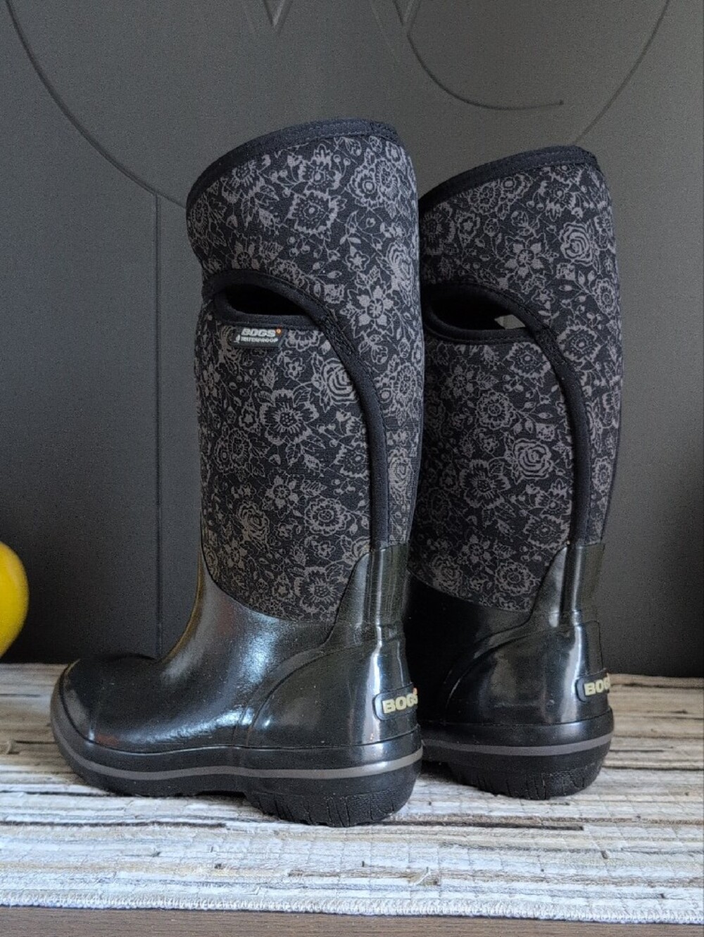 Bogs Women's Black Floral Mid-Calf Waterproof Rain Boots - Picture 4 of 4
